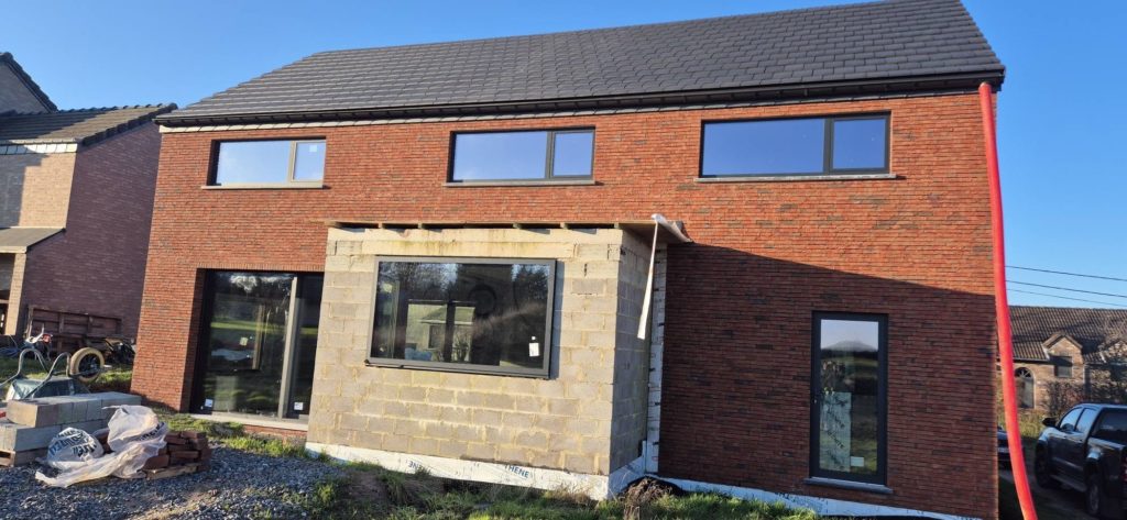 Projet à Xhoris gros oeuvre brique collé